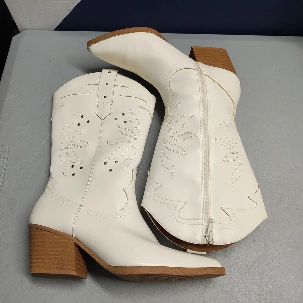 Universal Thread Western Cowboy Boots Womens Size 9 White Studded Side Zip EUC